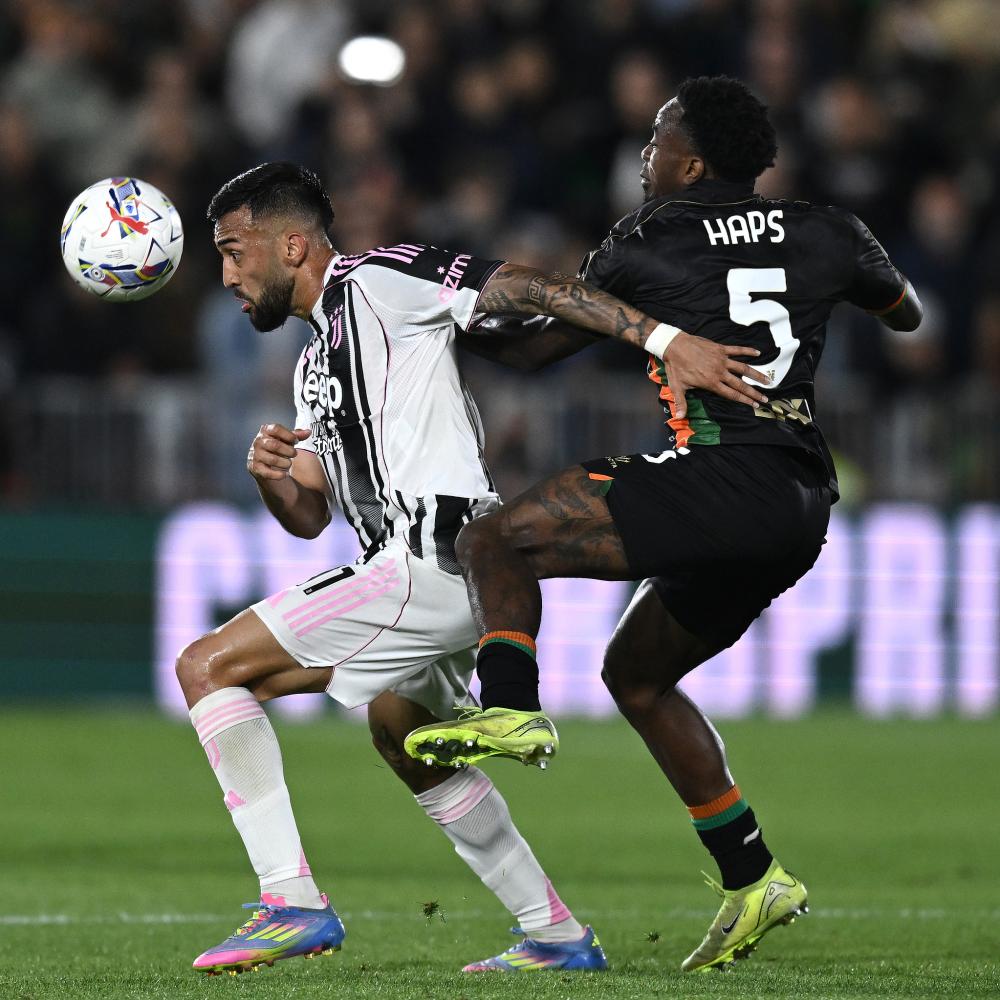 足球比赛中哪些动作最易受伤？